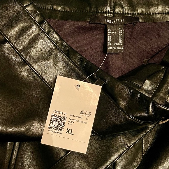 Forever 21 Faux Leather Belted Trouser Pants Size XL - Picture 8 of 8
